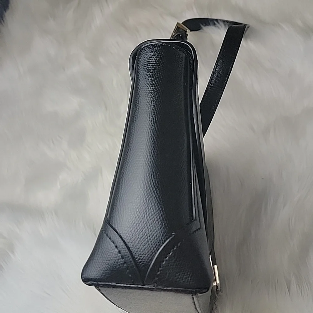 KATE SPADE Black Pebble Grain Single‎ Strap Designer Lock Closure Shoulder Bag